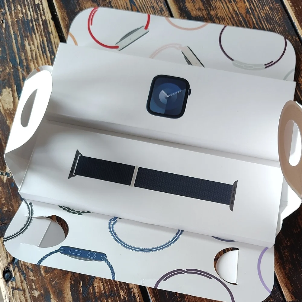 New Midnight Blue Apple Watch 9 Series in Box
